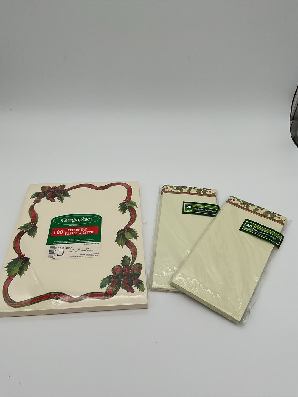 Geographics Holiday Stationary/Printer Paper with Coordinated Envelopes